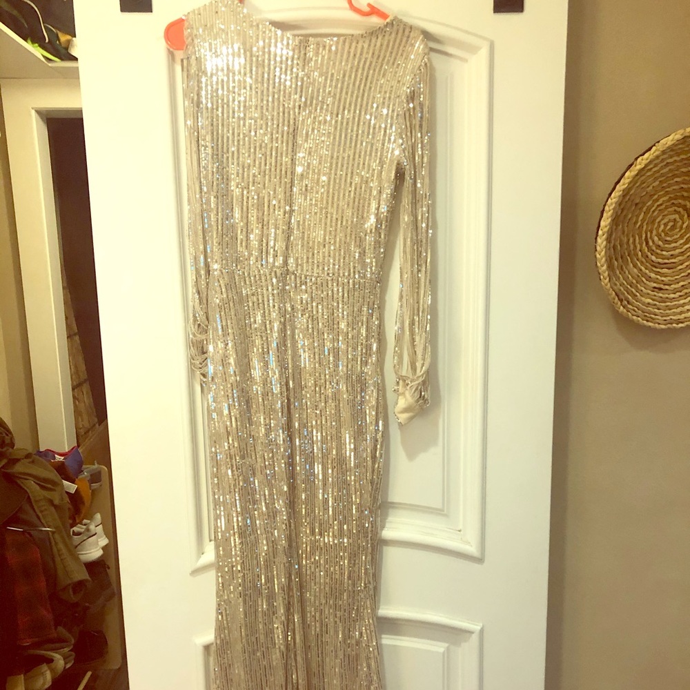 Gorgoues lined champagne sequence gown/dress